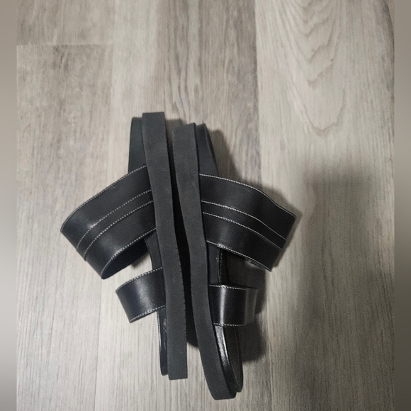 NEW ANN MASHBURN Black Sandals - Picture 3 of 5